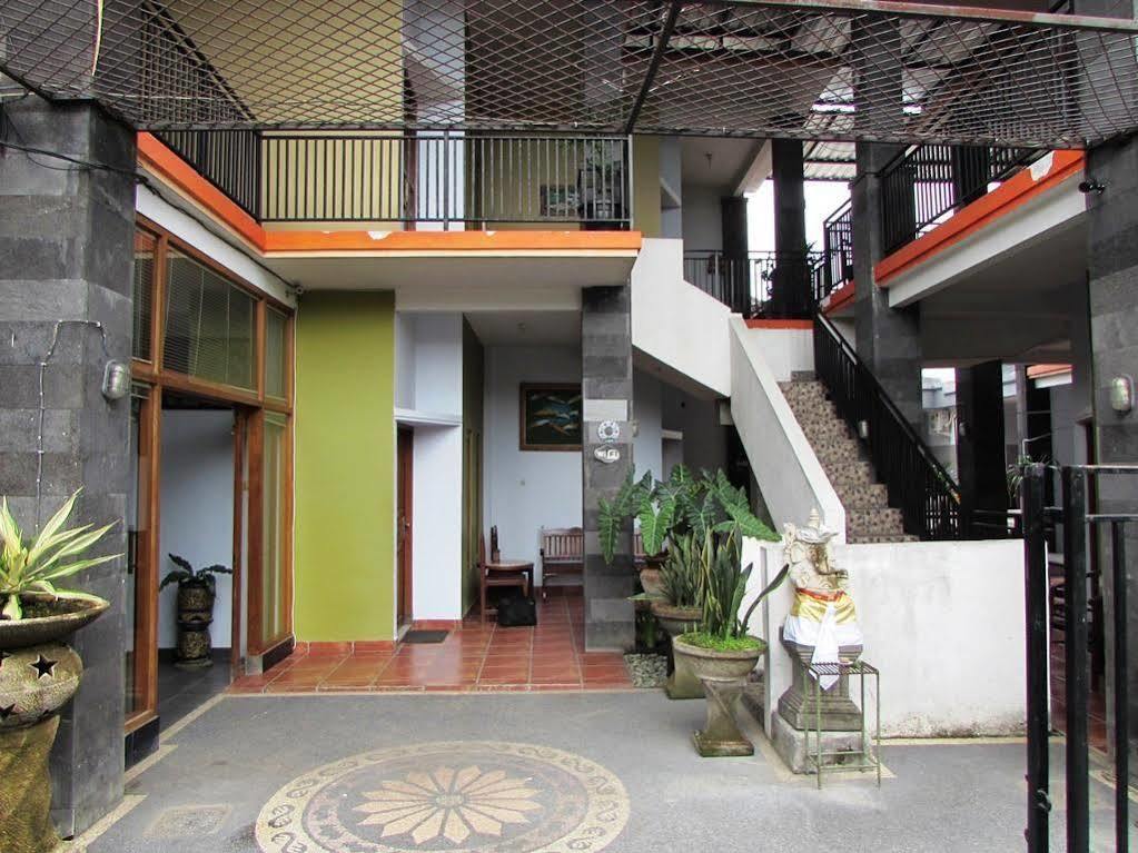 Seruni Guest House Denpasar Exterior foto