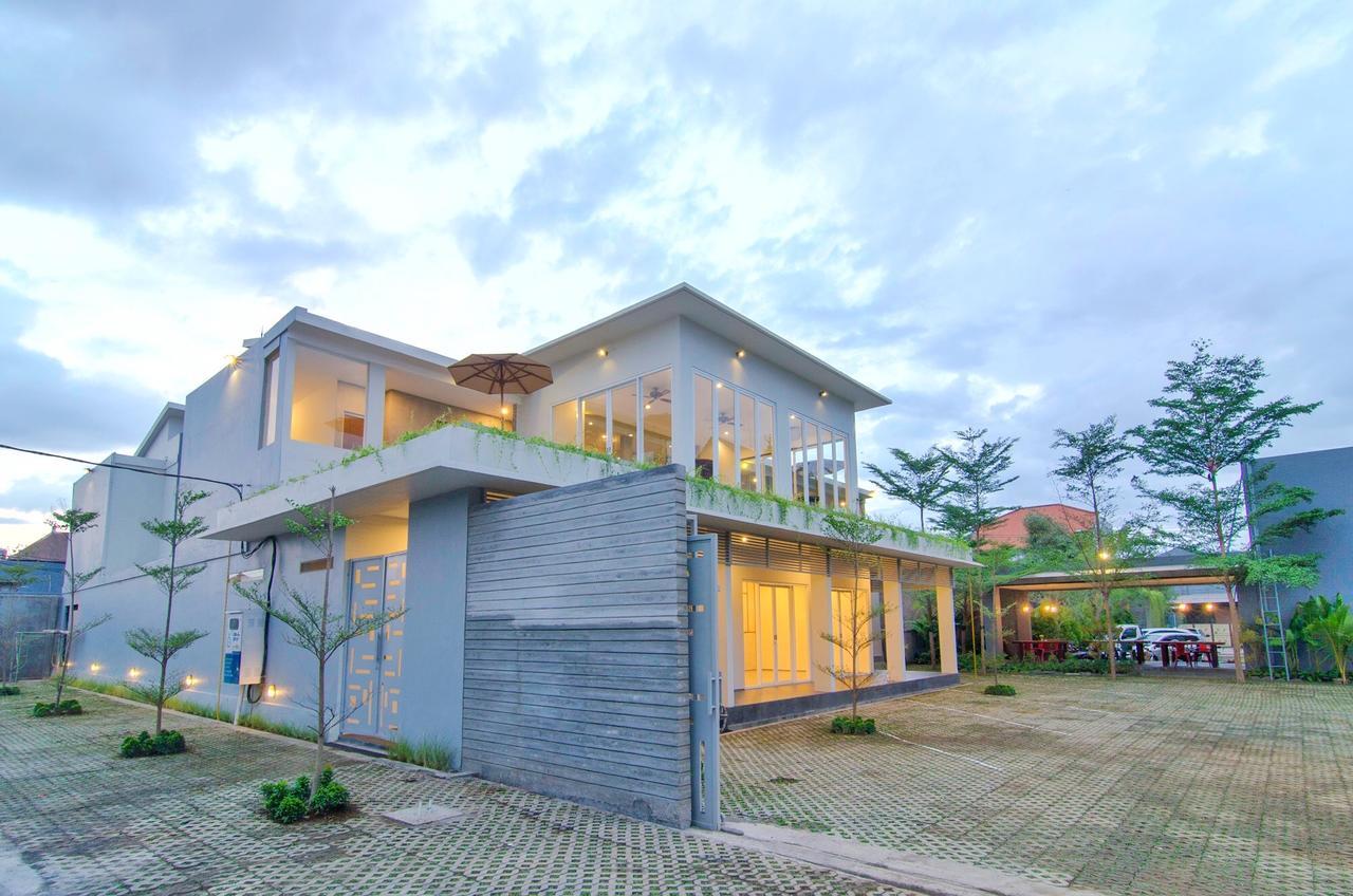 Seruni Guest House Denpasar Exterior foto